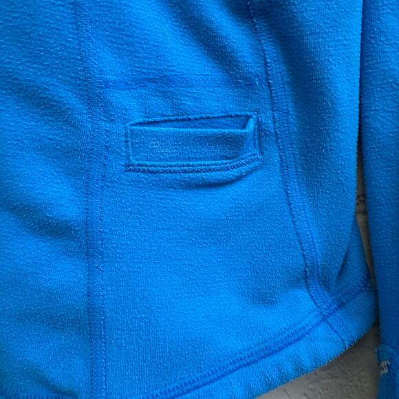 Lululemon Jacket Back Ruffles Blue Half Zip Pullover Size 8 Athletic Thumbholes - Picture 8 of 9